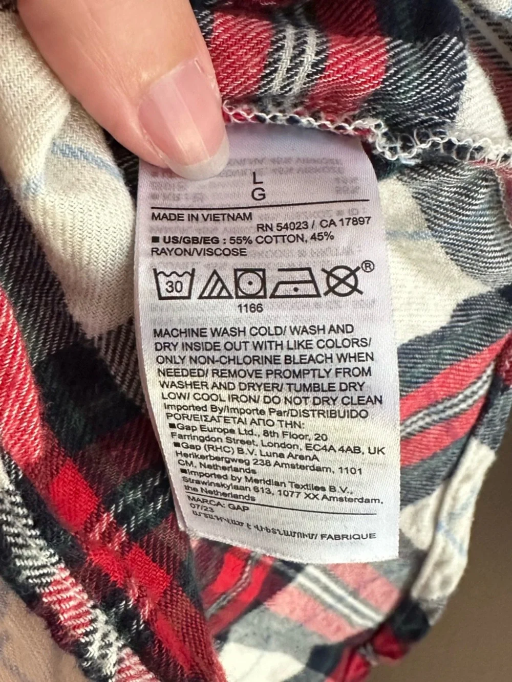 GAP Multi-Color Flannel Plaid Button-Up Shirt